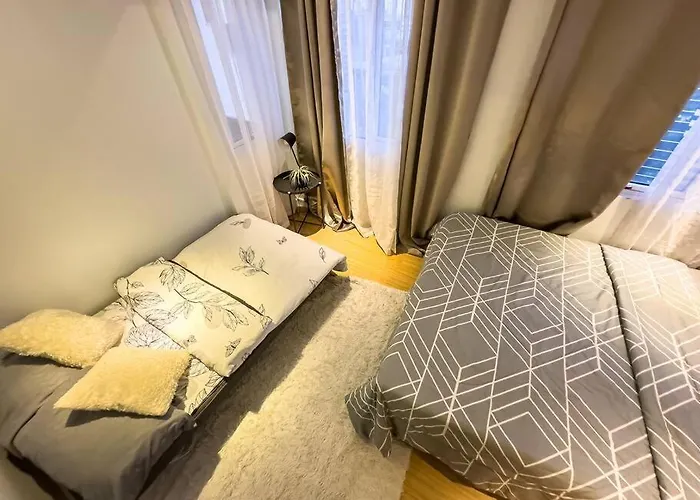 A2j Luxury 2br Bgc Near High Street, Malls Appartamento