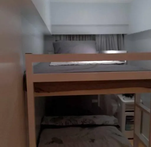 A2j Luxury 2br Bgc Near High Street, Malls *