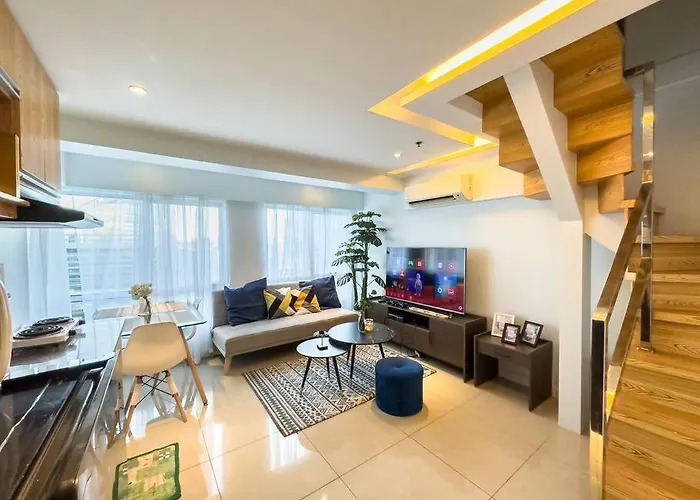 A2j Luxury 2br Bgc Near High Street, Malls