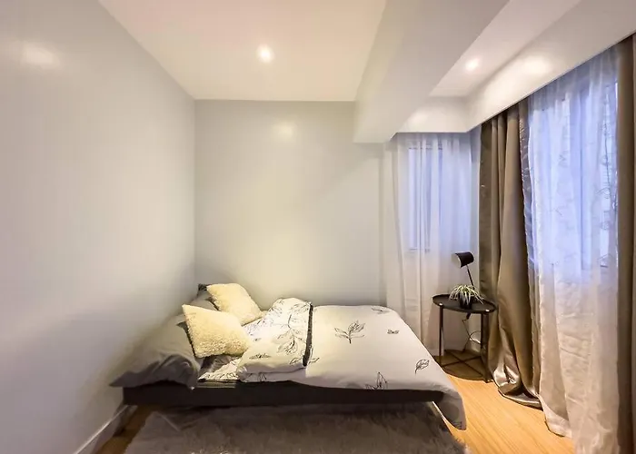 A2j Luxury 2br Bgc Near High Street, Malls Appartamento *
