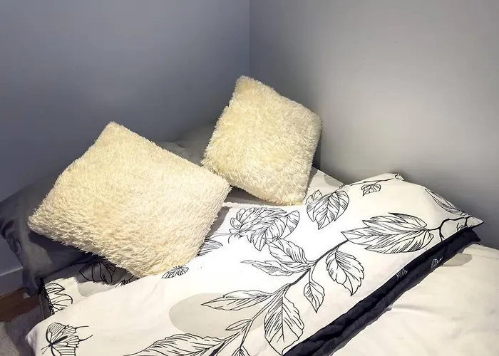 Appartamento A2j Luxury 2br Bgc Near High Street, Malls Manila