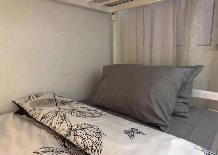 A2j Luxury 2br Bgc Near High Street, Malls Appartamento Manila
