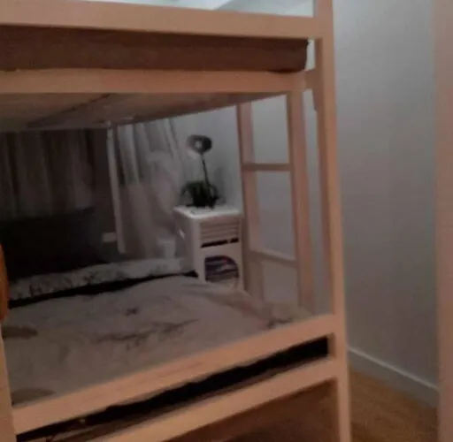 A2j Luxury 2br Bgc Near High Street, Malls Manila